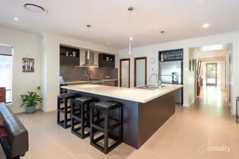 Property photo of 3 Laughlen Chase Pacific Pines QLD 4211
