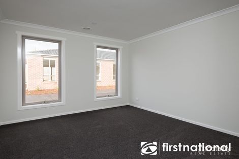 2/5 Spencer Pl, Pakenham, VIC 3810
