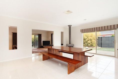 Property photo of 21 Kerlin Crescent Tarneit VIC 3029