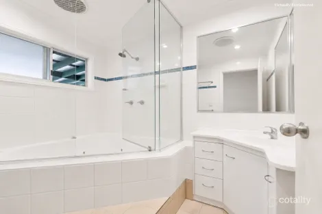 Property photo of 2 Lachlan Avenue Molendinar QLD 4214