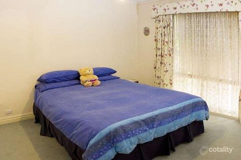Property photo of 1 Bussau Close Wanniassa ACT 2903