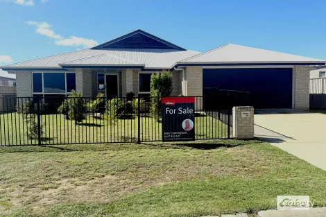 Property photo of 30 Bishop Drive Miles QLD 4415