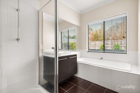 Property photo of 53 Lakeland Drive Doreen VIC 3754