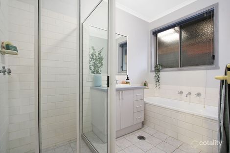 Property photo of 7 Orchard Way Lavington NSW 2641