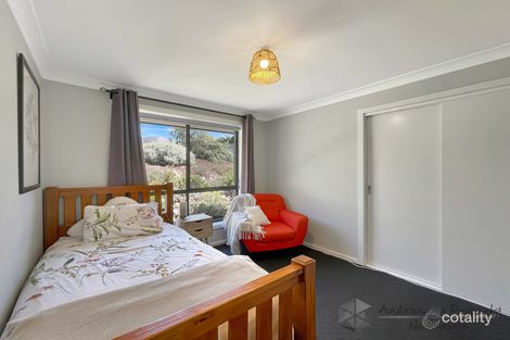Property photo of 5 Falster Ridge Cameron Park NSW 2285