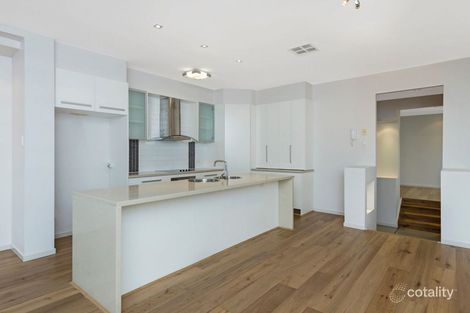 Property photo of 1/28 Milton Avenue Paradise Point QLD 4216
