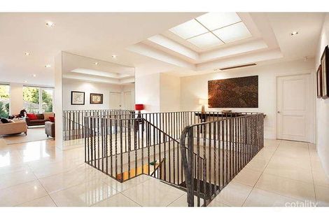 Property photo of 28 Linlithgow Road Toorak VIC 3142
