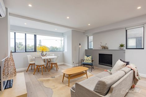 Property photo of 102/51 Ormond Esplanade Elwood VIC 3184