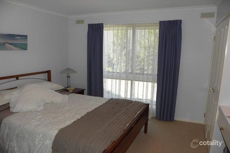 Property photo of 14 Endeavour Court Lakes Entrance VIC 3909