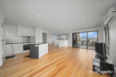 Property photo of 2/10 Skala Road Tranmere TAS 7018
