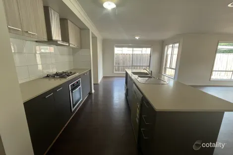 Property photo of 32 Embleton Chase Weir Views VIC 3338