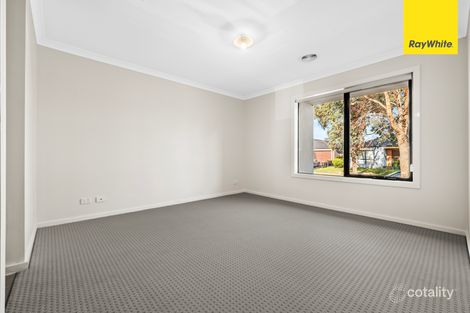 Property photo of 28 Embleton Chase Weir Views VIC 3338