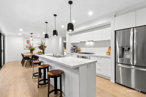 Property photo of 196 Warralily Boulevard Armstrong Creek VIC 3217