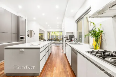 Property photo of 14 St Aubins Avenue Caulfield North VIC 3161