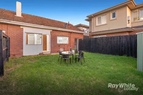 Property photo of 30 Kokaribb Road Carnegie VIC 3163