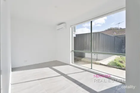 Property photo of 13 Rostron Way Roxburgh Park VIC 3064