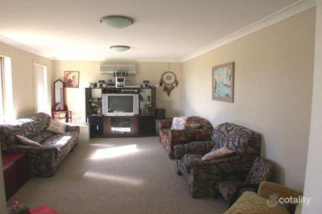Property photo of 3 Ryan Close Woongarrah NSW 2259