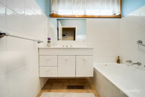 Property photo of 5 Jessie Street Noble Park VIC 3174