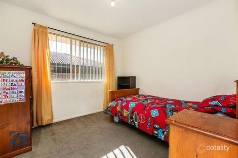 Property photo of 8 Nirringa Drive Hampton Park VIC 3976