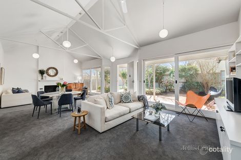 Property photo of 2A Netherlee Street Glen Iris VIC 3146