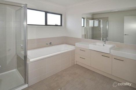 Property photo of 2/25 Compton Parade Sunshine North VIC 3020