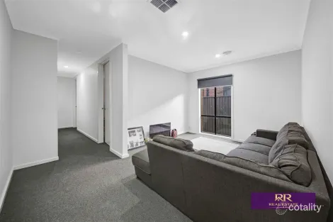 Property photo of 35 Becontree Crescent Strathtulloh VIC 3338