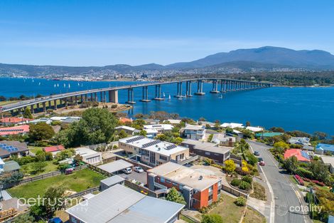 Property photo of 2/5 Chatsworth Street Rose Bay TAS 7015