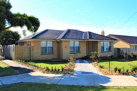 11 Mcneilly Rd, Drouin, VIC 3818