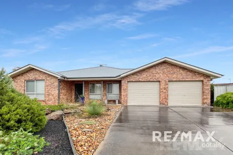 11 Pinnacle Pl, Estella, NSW 2650