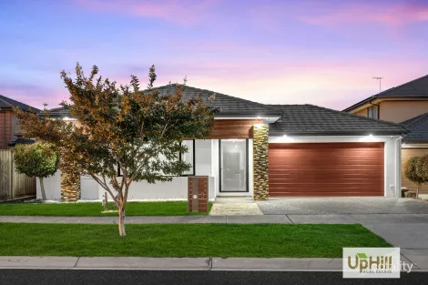 Property photo of 3 Blundy Boulevard Clyde North VIC 3978