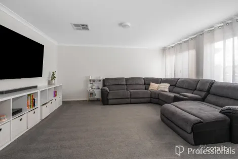 Property photo of 8 Sharp Road Somerville WA 6430