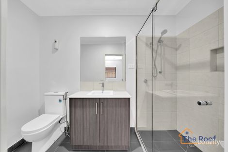 Property photo of 30 Truffle Circuit Manor Lakes VIC 3024