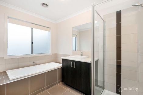 Property photo of 2 Roper Terrace Epsom VIC 3551