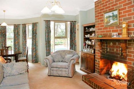 Property photo of 10 Leonard Crescent Eltham VIC 3095