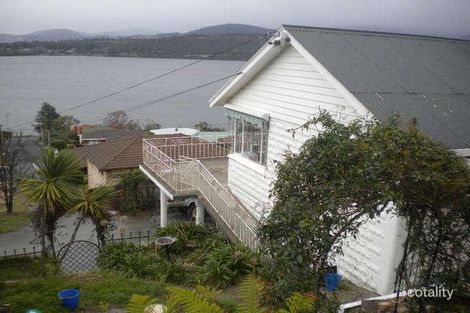 Property photo of 160 Derwent Avenue Lindisfarne TAS 7015