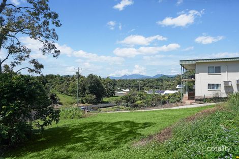 7 Munro Tce, Mooroobool, QLD 4870