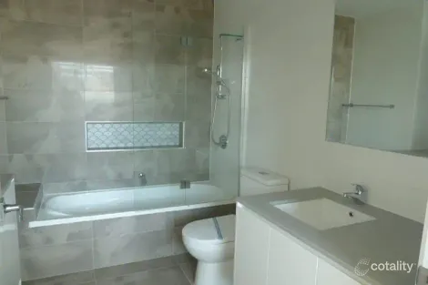 Property photo of 32 Florabella Drive Robina QLD 4226