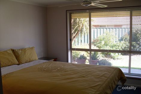 Property photo of 19 Meadfoot Close Moana SA 5169