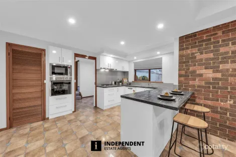 Property photo of 4 Olinda Place Frankston VIC 3199