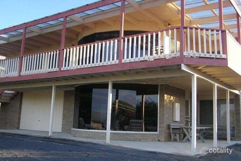 Property photo of 5 Lake Drive Howqua Inlet VIC 3723