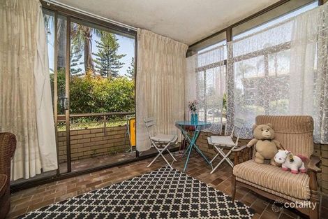 Property photo of 2/152 Surf Parade Broadbeach QLD 4218