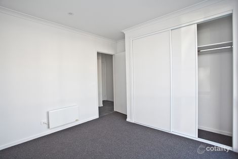 Property photo of 64 Oakden Crescent St Albans VIC 3021