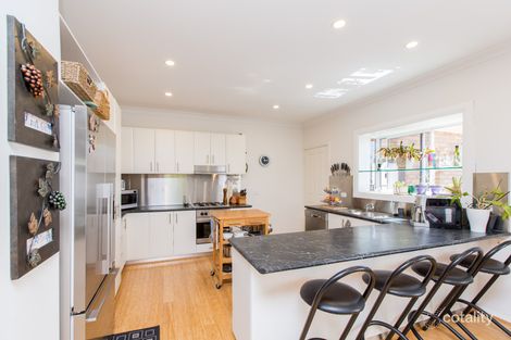 Property photo of 2 Stellway Close Kooringal NSW 2650
