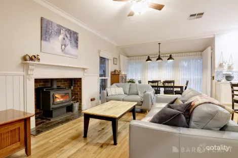 Property photo of 155 Paternoster Road Cockatoo VIC 3781