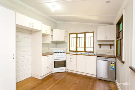 Property photo of 90 Broughton Road Kedron QLD 4031