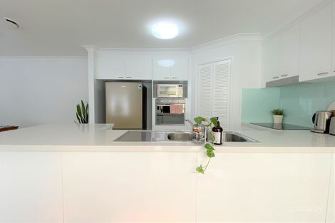 Property photo of 4 Lucas Place Labrador QLD 4215