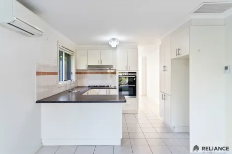 Property photo of 22 Honeysuckle Court Meadow Heights VIC 3048