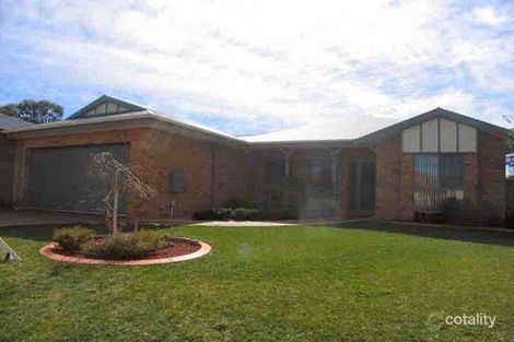 3 Manor Pl, Melton, VIC 3337