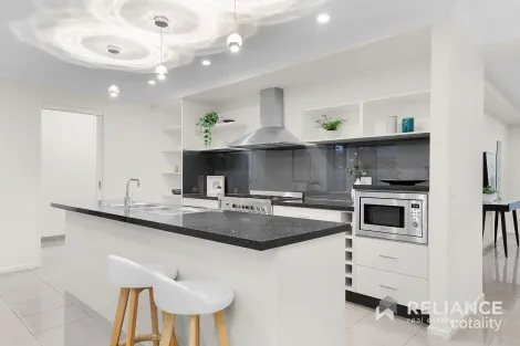 Property photo of 1 Solitaire Way Tarneit VIC 3029