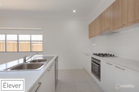 Property photo of 31 Lomond Circuit Upper Kedron QLD 4055